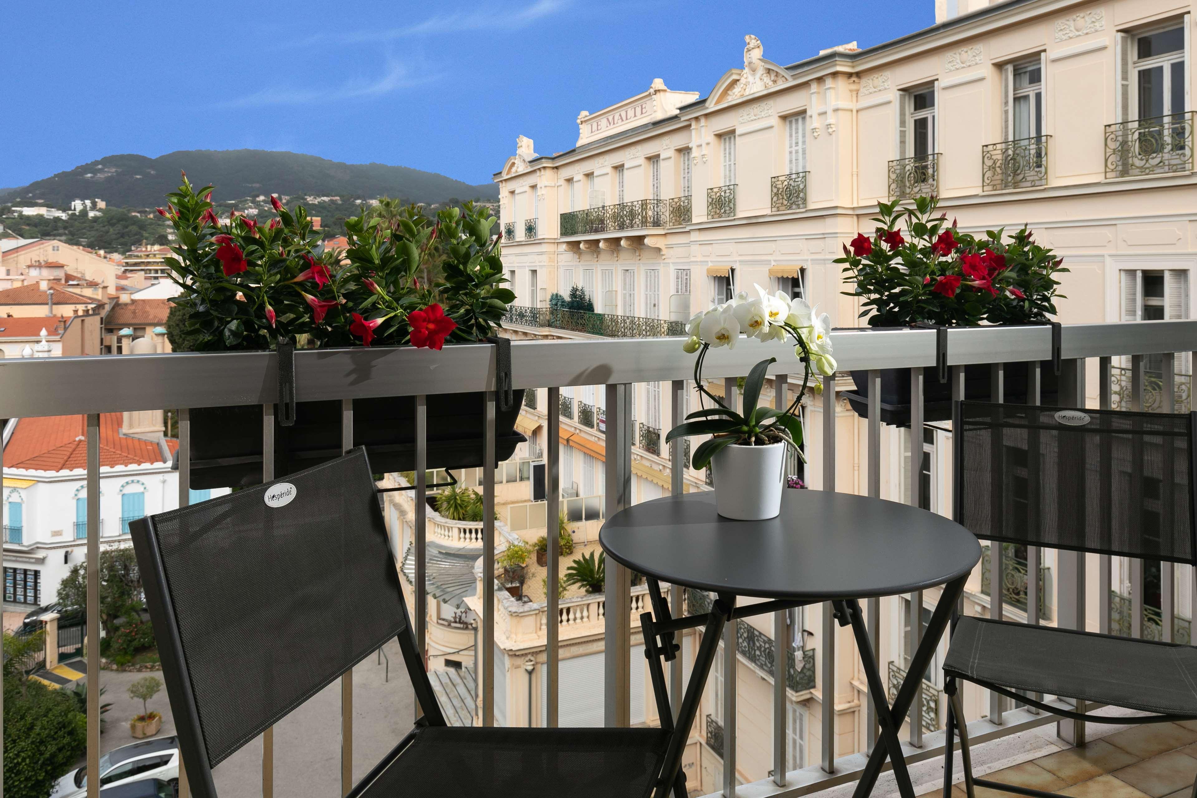 Best Western Hotel Mediterranee Menton Eksteriør billede